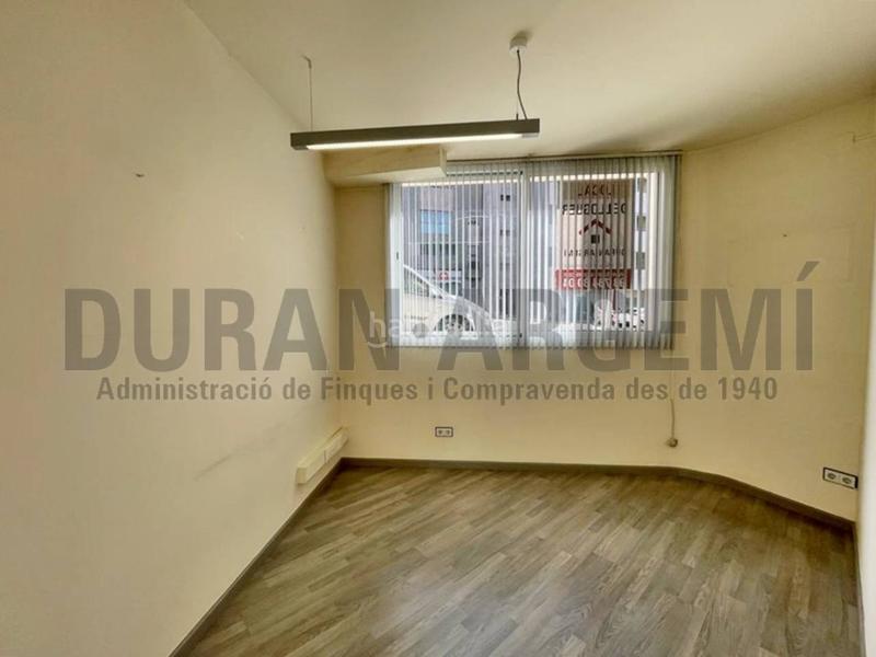 Foto dd7bb529-3a6d-47a5-a3ac-1b8463f5a813. Location bureau dans Barri del Centre Terrassa