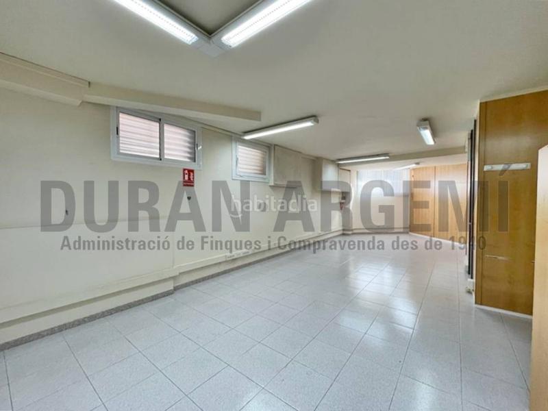 Foto 9b710538-fa6e-495b-8015-ed907aba7239. Miete büro in Barri del Centre Terrassa