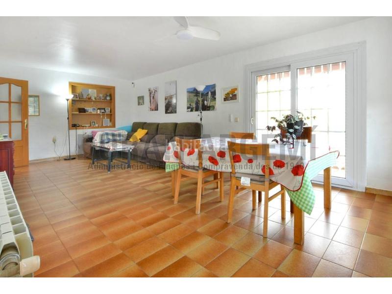 Foto 23c452fb-440d-4ea1-a7f4-0f944d165488. Casa  en venta en Matadepera