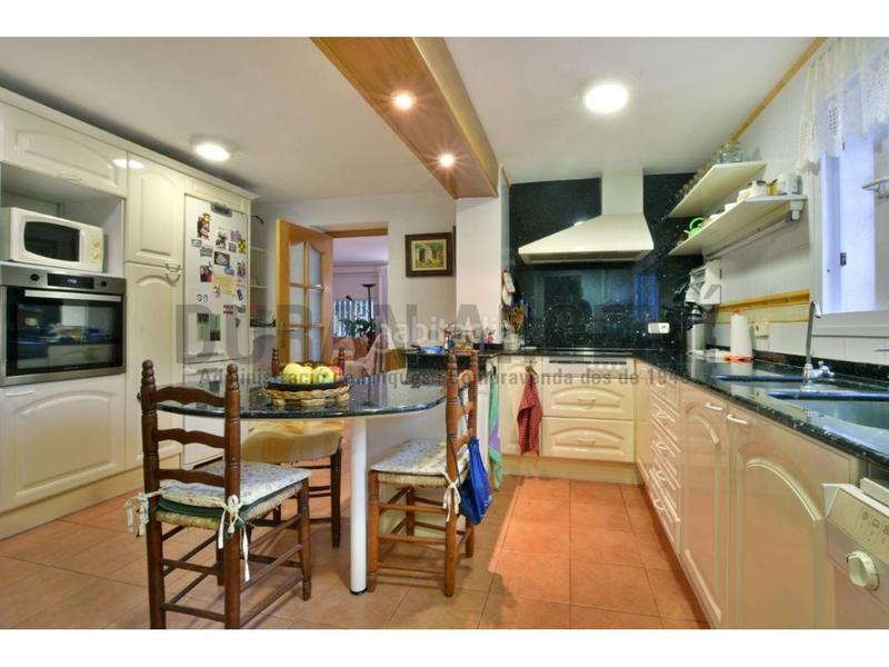 Foto 5f4e82c0-5b27-4391-86a5-8b31c7db09bf. Casa  en venta en Matadepera