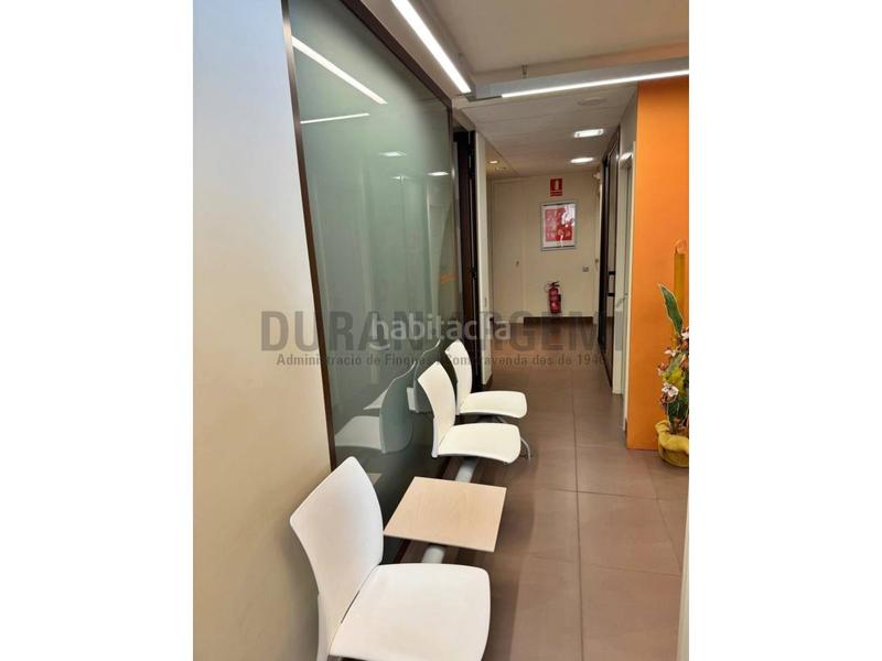 Foto 0a441d34-c921-4bc7-ae5d-4cf4edf07027. Local comercial a Centre Rubí