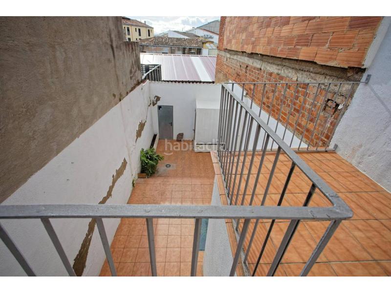 Foto 0b3531fb-0f4e-4f34-9253-88342d9c9a23. Casa a Barri del Centre Terrassa