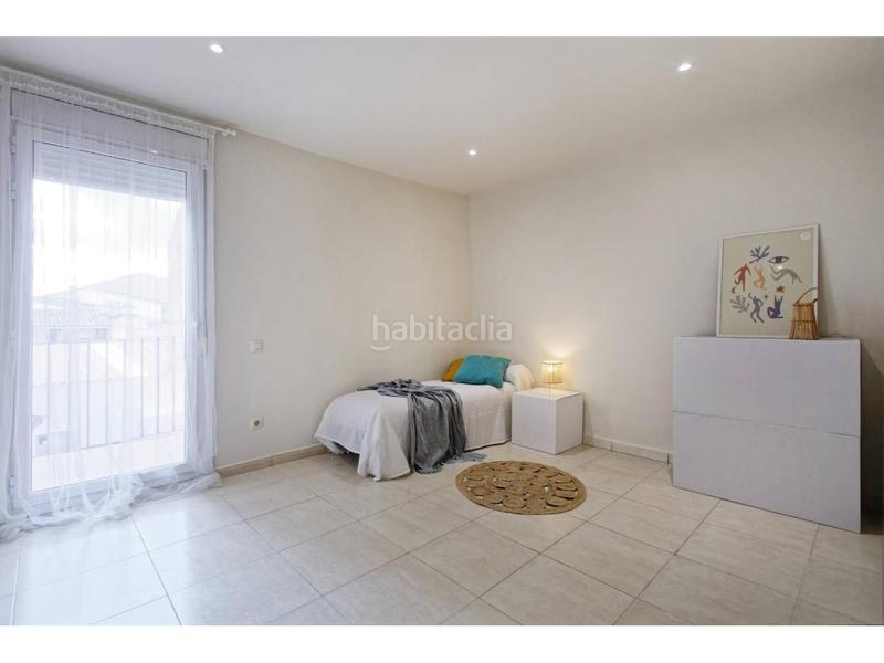 Foto e15aed64-60cc-44de-8662-3c22336074f2. Casa a Barri del Centre Terrassa