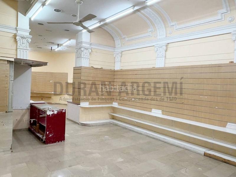 Foto 1fa99f25-0ccf-4b28-b10c-bd1e70d06bb2. Alquiler local comercial  en alquiler en el centro primera línea comercial en Terrassa