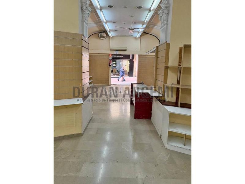 Foto 4603b7db-bf9b-4cb1-9750-0a1dbbf27f34. Alquiler local comercial  en alquiler en el centro primera línea comercial en Terrassa