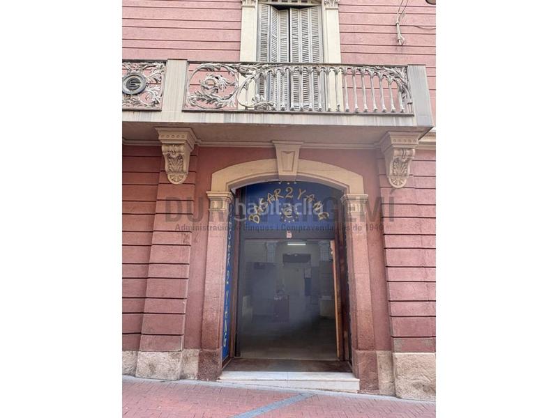 Foto bd0c0871-aa74-48a9-9255-db7d3a3c9cb0. Alquiler local comercial  en alquiler en el centro primera línea comercial en Terrassa