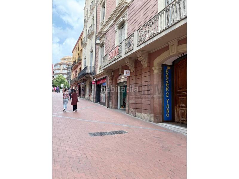 Foto c6604bc9-40bc-4e25-ab31-de981598e284. Alquiler local comercial  en alquiler en el centro primera línea comercial en Terrassa