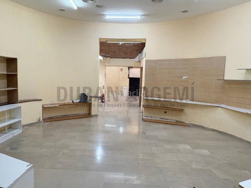 Foto ed17b3b8-d7e3-4074-a12f-d4c372af6cc5. Alquiler local comercial  en alquiler en el centro primera línea comercial en Terrassa