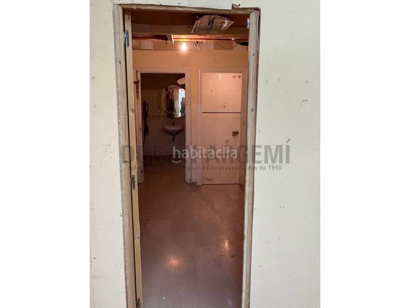 Foto f0dd272d-e6cd-4b13-ab43-775af19a3644. Alquiler local comercial  en alquiler en el centro primera línea comercial en Terrassa