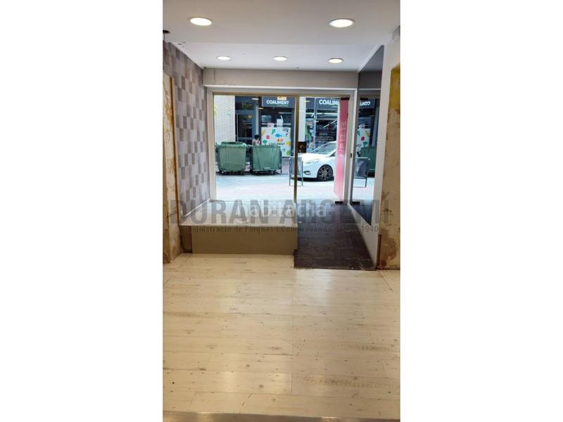 Foto f3ed916a-b11d-4849-b27c-249dd06c870a. Lloguer local comercial a Ca n'Aurell Terrassa