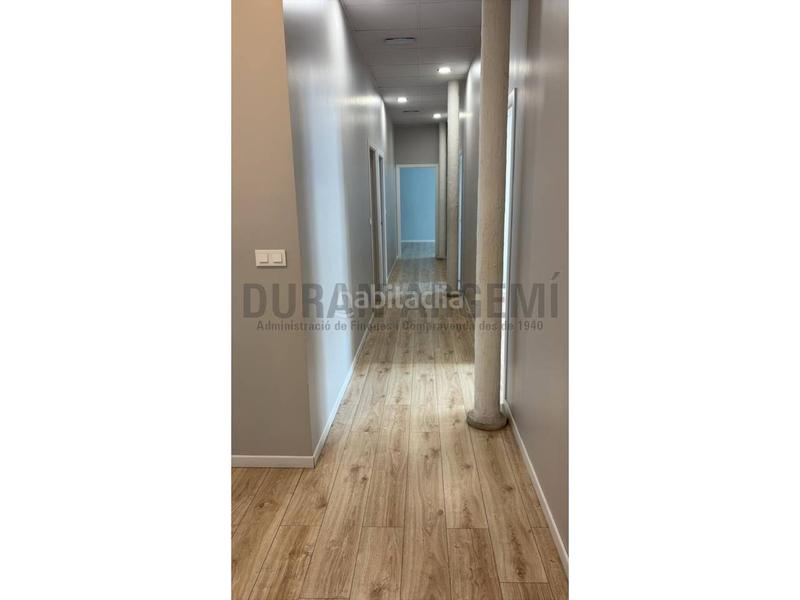 Foto ad296e57-00fe-4d00-a50d-a97a9b4482a3. Location bureau dans Barri del Centre Terrassa