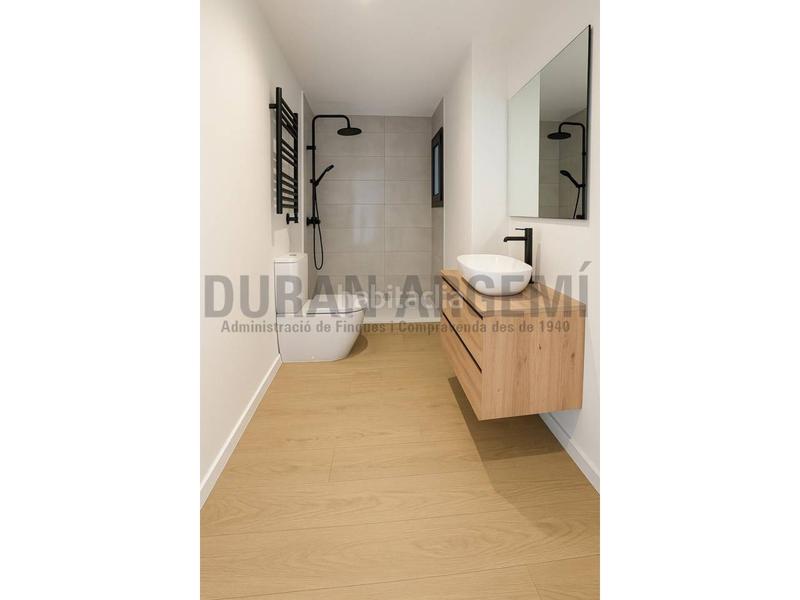 Foto 36b8e0a9-501b-4461-a7d4-ecb63fb3895d. Oficina  en venta en creu gran en Barri del Centre Terrassa