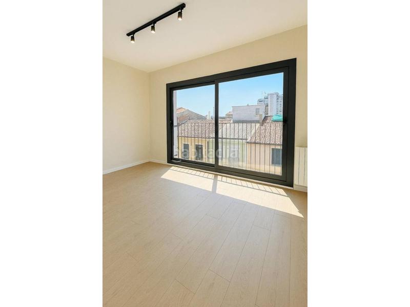 Foto cc7a50c9-f5df-49cd-a2e9-91ce2a6739bc. Oficina  en venta en creu gran en Barri del Centre Terrassa