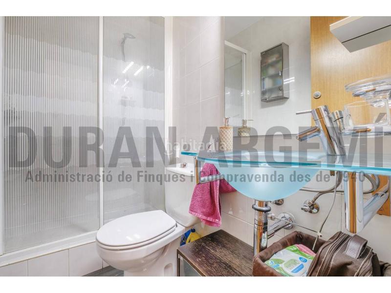 Foto 8892a6e5-e26f-4e44-9365-91044b098e0c. Casa unifamiliar adosada en venta en el barrio de ca naurell en Terrassa
