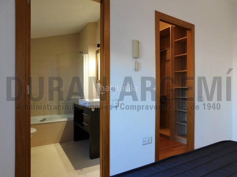 Foto c9b3065f-55b9-4287-b85b-6daaf2c91130. Dúplex  en venta en el barrio de ca naurell en Terrassa