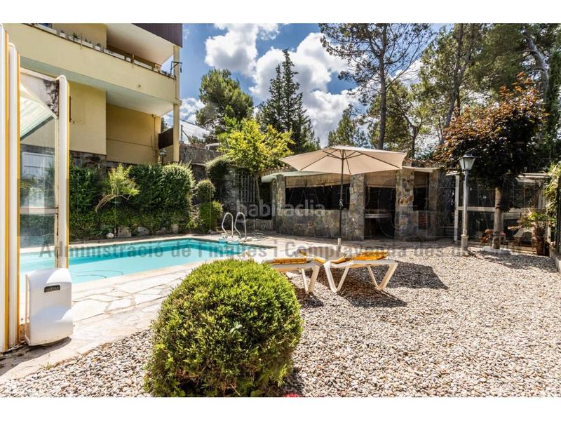 Foto 0643b68a-783b-45cd-b0d0-06343e65ee34. Chalet  en venta en castellar del vallés en Castellar del Vallès