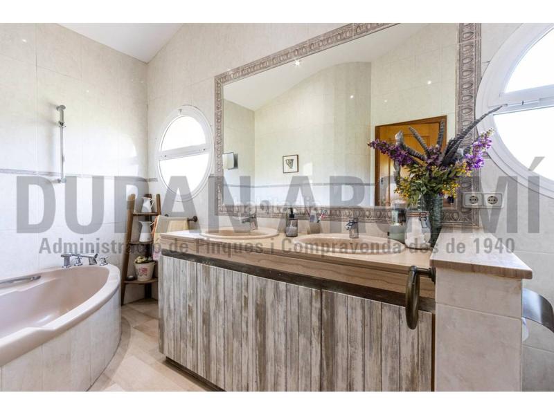Foto 503ad750-f8fd-4916-93fb-cf19d5f41b8d. Chalet  en venta en castellar del vallés en Castellar del Vallès