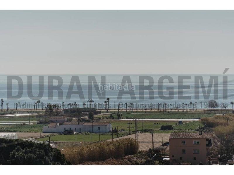 Foto 06fe2870-b00d-487e-a448-6dc70f01d895. Xalet amb calefacció aparcament piscina a Pinemar Pineda de Mar