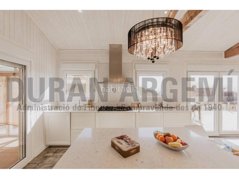 Foto 19dbc4bb-1cb1-467b-9d58-3233de93e546. Xalet amb calefacció aparcament piscina a Pinemar Pineda de Mar