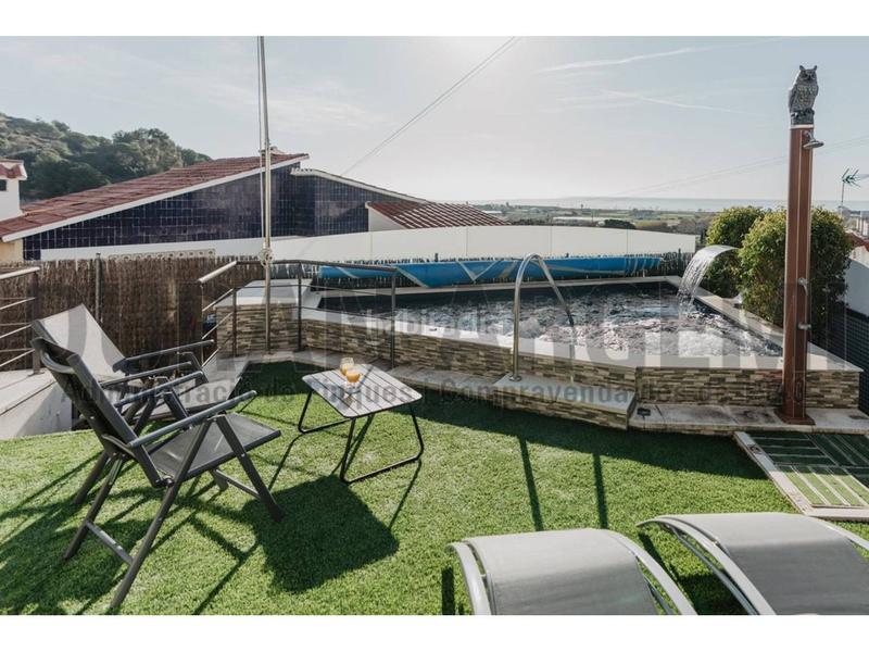 Foto 7a516d86-fa2e-454a-99a2-7a0e8b88faaa. Xalet amb calefacció aparcament piscina a Pinemar Pineda de Mar