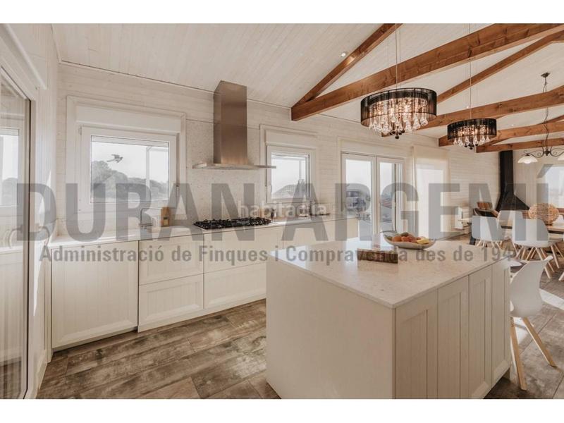 Foto bb4ac160-bca8-4fa4-accf-74942f46d966. Xalet amb calefacció aparcament piscina a Pinemar Pineda de Mar