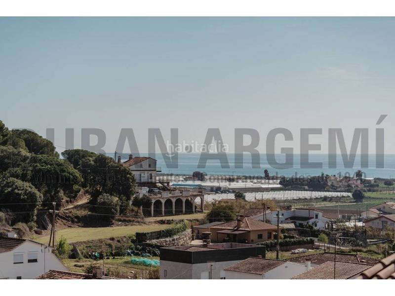 Foto bf18fdbe-0e2e-4210-bb76-1755f45ac4eb. Xalet amb calefacció aparcament piscina a Pinemar Pineda de Mar