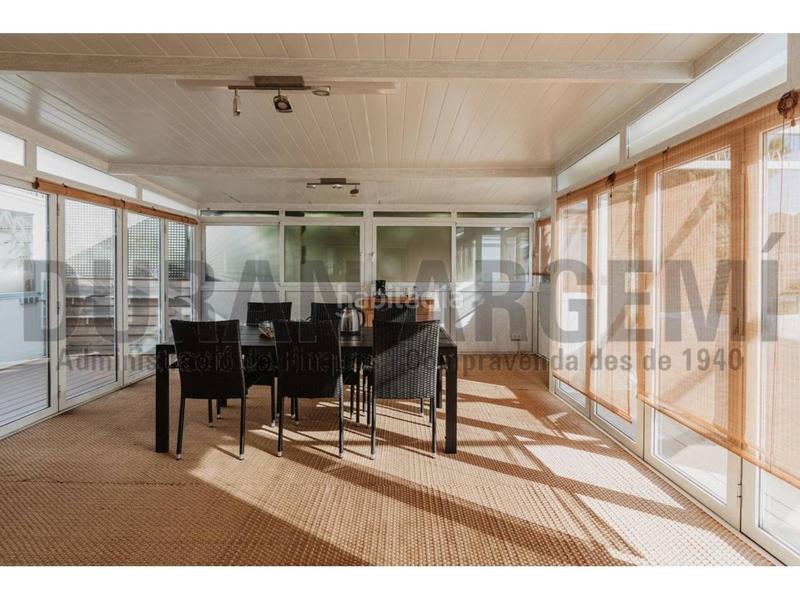 Foto df370ddf-022d-43b8-80f5-f9f9f9ca75cc. Xalet amb calefacció aparcament piscina a Pinemar Pineda de Mar