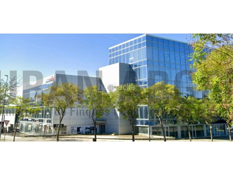 Foto 528f0e46-9147-47c1-9568-908900790d03. Rent office space in Les Fonts Terrassa