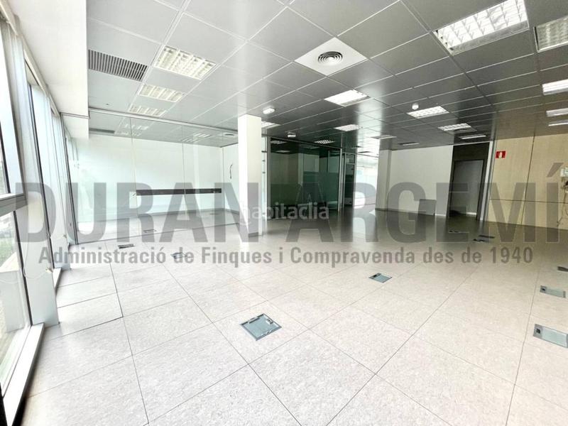 Foto c811fa70-7621-4de9-a335-9483208275a6. Lloguer oficina a Les Fonts Terrassa