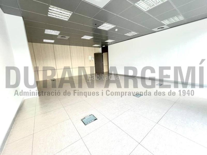 Foto b82f3808-c55e-4ba0-89ec-3a0a830e71ac. Location bureau dans Les Fonts Terrassa