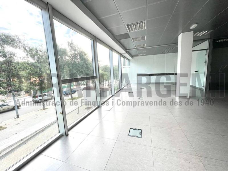Foto b50ba095-8dd2-4c45-95fc-a37cfb4c76de. Miete büro in Les Fonts Terrassa