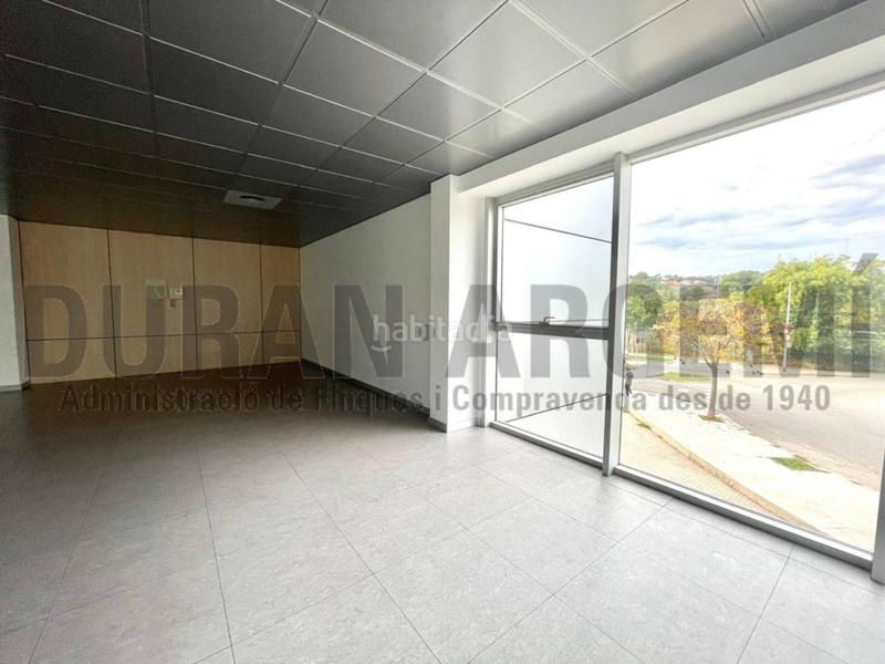 Foto 7c73224e-50ca-4b95-b393-d7d0f0077946. Oficina a Les Fonts Terrassa