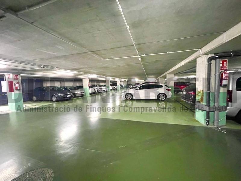 Foto fc5c6b86-72a2-475a-adc7-e7122c619264. Oficina a Les Fonts Terrassa