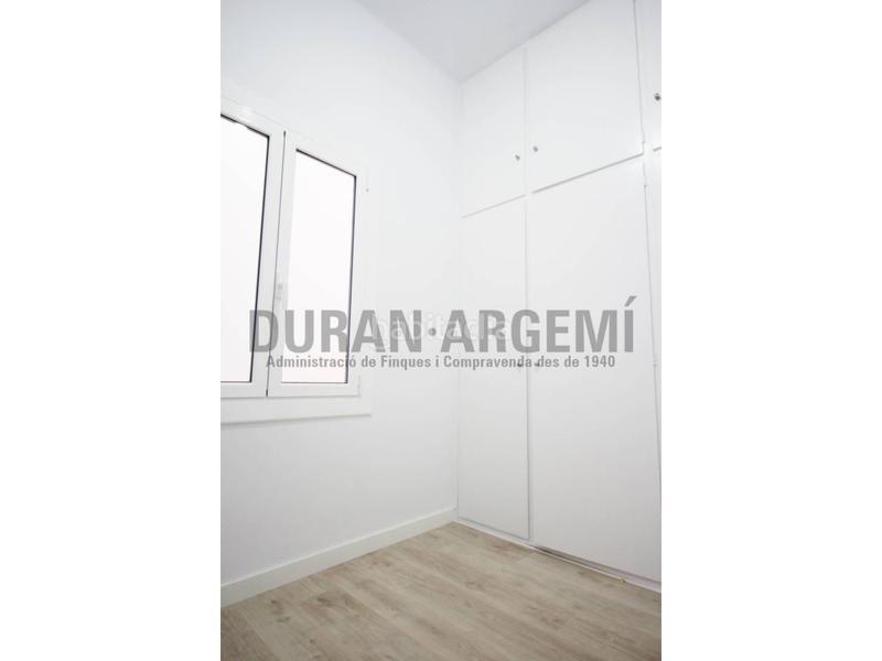 Foto 46499de5-4f8c-4a7b-a0e4-26cc3ad51fbc. Location bureau dans de la rasa 11 dans Barri del Centre Terrassa