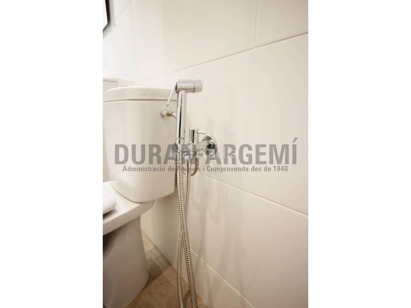 Foto 591e9844-67a5-482b-b8f6-bd7099270791. Location bureau dans de la rasa 11 dans Barri del Centre Terrassa