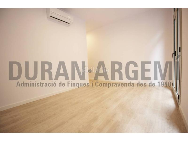 Foto c6de4467-d52c-46ef-a95a-4b83020ffa0f. Location bureau dans de la rasa 11 dans Barri del Centre Terrassa