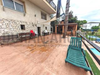 Chalet  Roures. Chalet torre en venta en rubí sant muç
