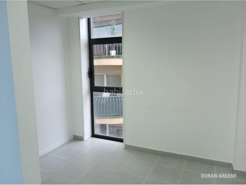 Foto 4ce0c2cc-971d-455a-a75c-f94cb576aade. Affitto ufficio in mossen jacint verdaguer 12 in Barri del Centre Terrassa