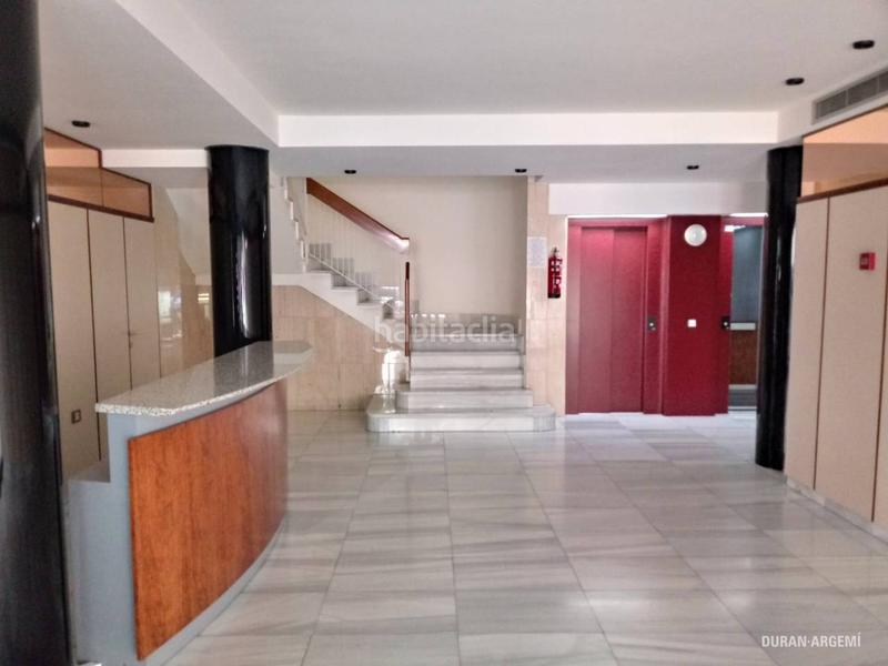 Foto ca1f2c1b-f6eb-41bf-af22-634389a8aaa9. Affitto ufficio in mossen jacint verdaguer 12 in Barri del Centre Terrassa