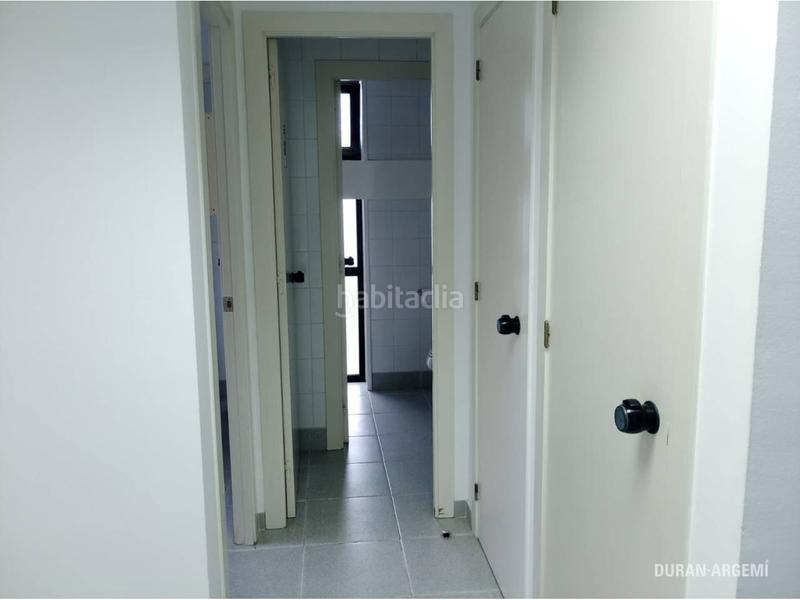 Foto d3501013-affd-471c-b3f9-a4e3da4ec1a3. Affitto ufficio in mossen jacint verdaguer 12 in Barri del Centre Terrassa