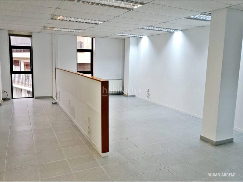 Foto e54dae5b-c8d0-411d-9400-07e427a797d0. Affitto ufficio in mossen jacint verdaguer 12 in Barri del Centre Terrassa