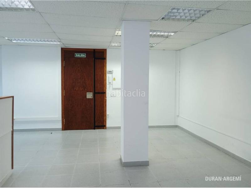 Foto 460fcb6a-b15f-4ca0-a0e0-4edbab982ccb. Alquiler oficina en mossen jacint verdaguer 12 centro despacho de 100 m en Terrassa