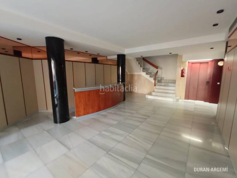 Foto fb21431d-04de-43d8-bbba-0124f5f8d0bd. Alquiler oficina en mossen jacint verdaguer 12 centro despacho de 100 m en Terrassa