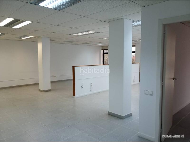 Foto 29255103-aaee-462d-9055-cce8b588682c. Lloguer oficina a mossen jacint verdaguer 12 a Barri del Centre Terrassa