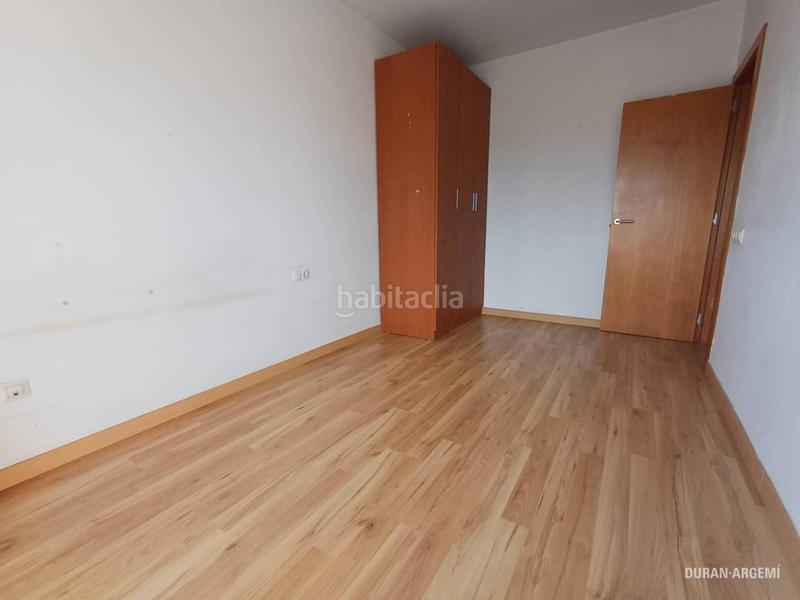 Foto 8bb5c0c1-5efe-46c1-939f-74a3bb71823e. Pis amb calefacció aparcament a Egara Terrassa