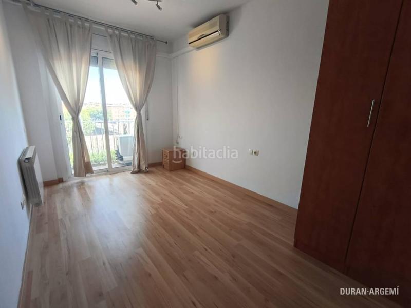 Foto f8701d4c-af00-4663-924f-4598e5d59026. Pis amb calefacció aparcament a Egara Terrassa