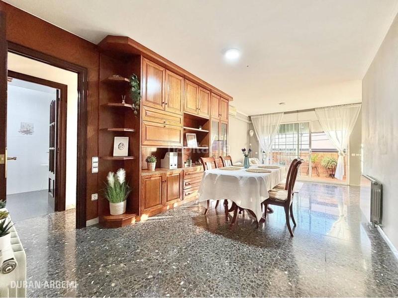 Foto f286728e-d1a0-457f-8aa1-707642579b36. Casa con riscaldamento parcheggio in Centre Sant Quirze del Vallès