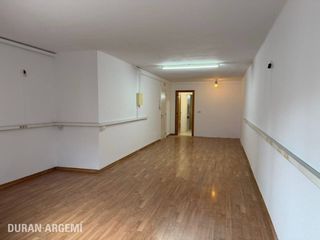 Rent Office space  Calle rasa. Despacho en alquiler en el centro