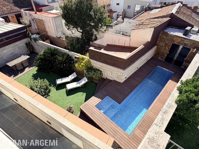 Foto 0f6a9ede-f886-418c-9a53-0fd5ac52a309. Casa amb calefacció aparcament piscina a Barri del Centre Terrassa