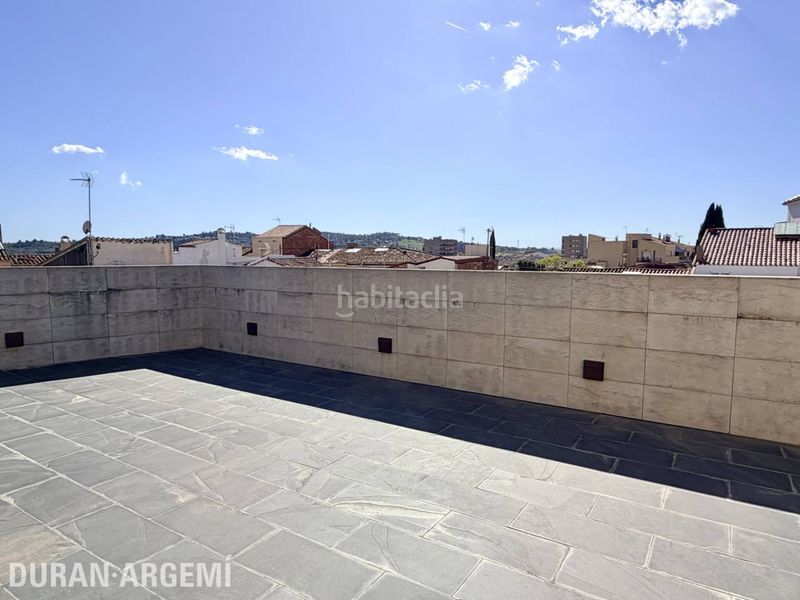 Foto 130370a7-71d5-4b5d-b1ec-bdaad714c8f4. Casa amb calefacció aparcament piscina a Barri del Centre Terrassa